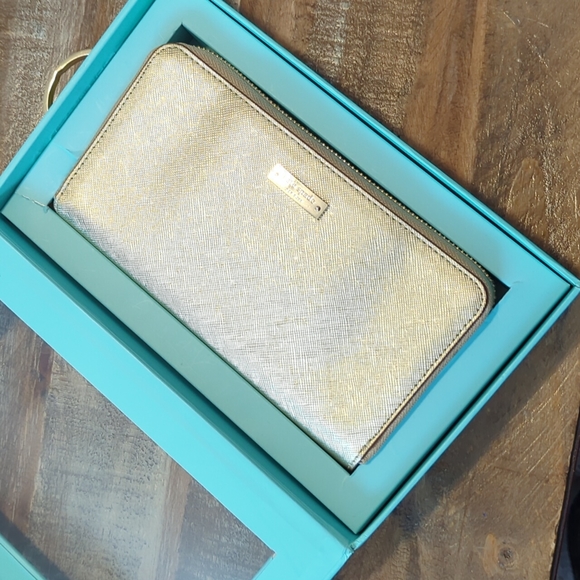 🌿KATE SPADE WALLET🌿 - Picture 4 of 10